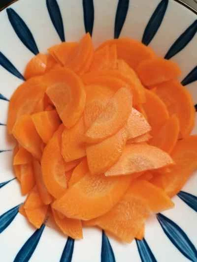 にんじんと肉の炒め物の作り方：1