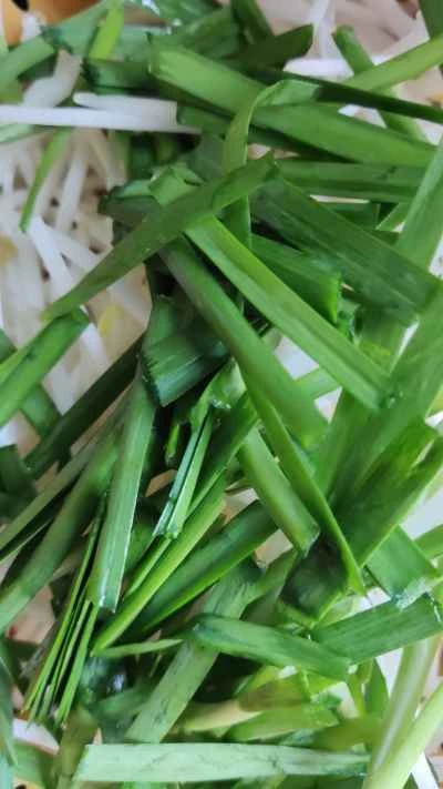 緑豆もやしとニラの炒め物の作り方：2