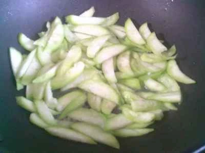 干しエビとヘチマの炒め物の作り方：4