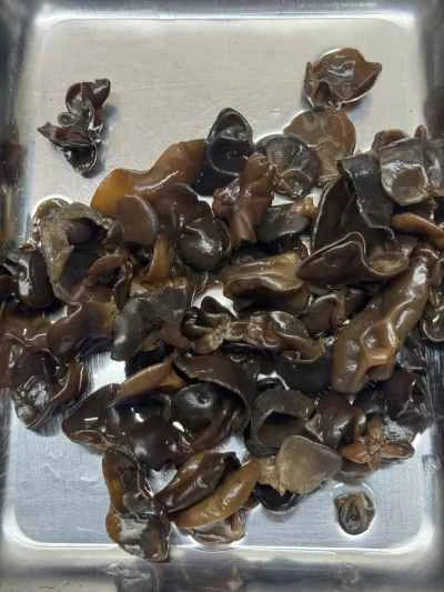 アスパラガス、キクラゲ、豚肉の炒め物の作り方：2