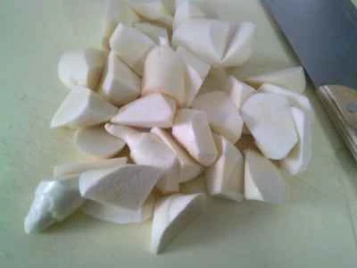 水煮タケノコ入り鶏肉の煮込みの作り方：2