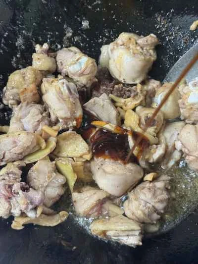 鶏肉と干しイカの煮込みの作り方：8