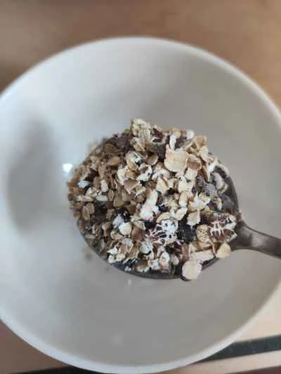 黒オートミールとヤギミルクのポーチドエッグの作り方：2