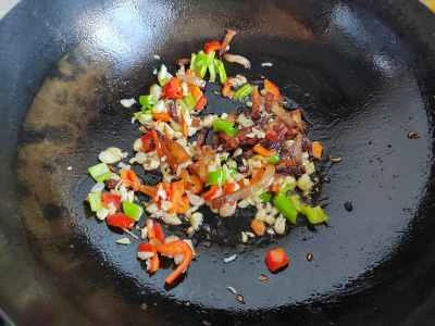 野生ゴマを使った豚肉の煮込みの作り方：5