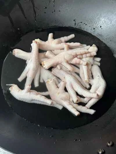 鶏の足とロブスターのしっぽの煮込みの作り方：2