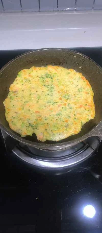 離乳食：サーモン、野菜、卵のパンケーキのレシピ手順：4