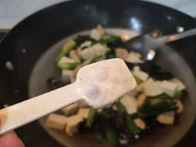 キクラゲと木綿豆腐を使った鶏胸肉の煮込みの作り方：9