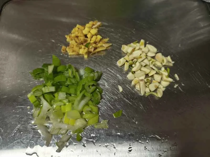 牛肉と辛子のピクルス炒めの作り方：6