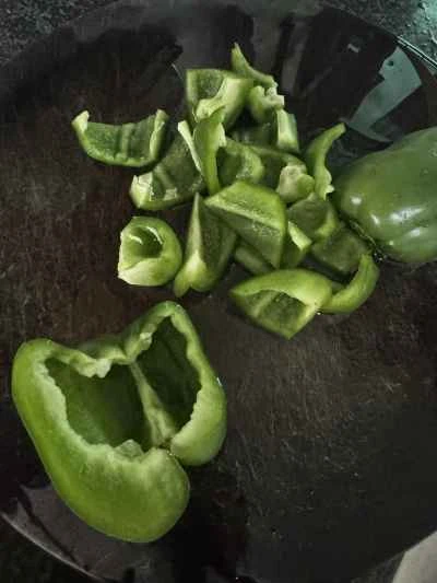黒胡椒と薄切り肉で炒めたピーマンの作り方：4