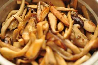 3種類のキノコの乾燥鍋の作り方：4