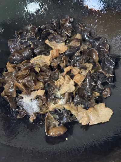 豚肉とネギとキクラゲの炒め物の作り方：8