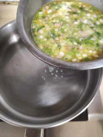 ネギ入りスクランブルエッグの作り方：5