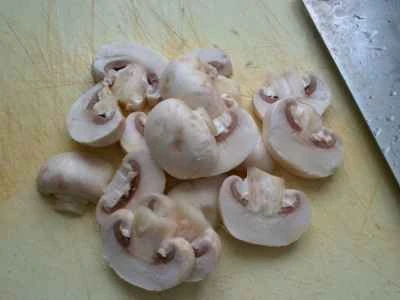 きのこ、黒キクラゲ、セロリの炒め物の作り方：4