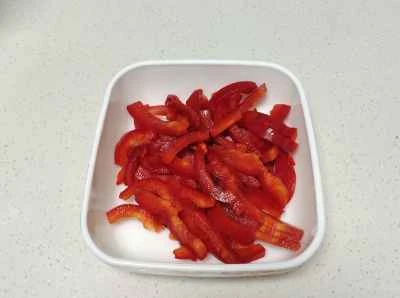 豚レバーと赤ピーマンの炒め物の作り方：1