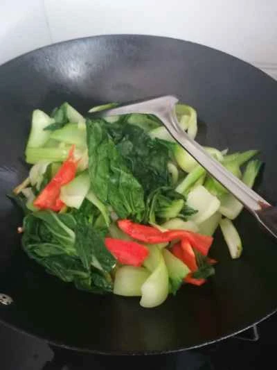 上海白菜とキクラゲの炒め物の作り方：8