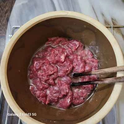 牛肉とトマトの炒め物の作り方:1