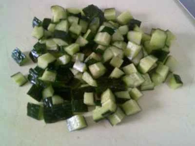 鶏胸肉とキュウリの炒め物の作り方：2