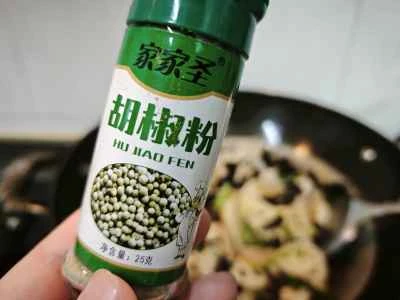 レンコンとキクラゲと豚肉の炒め物の作り方：8