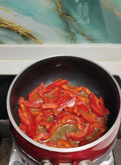 豚レバーと赤ピーマンの炒め物の作り方：3