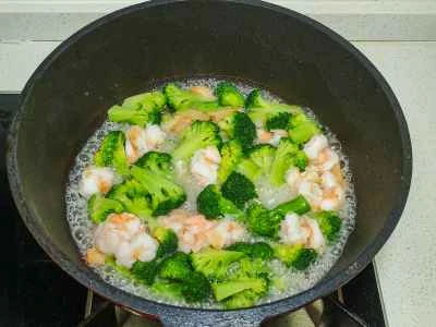 エビとブロッコリーの炒め物の作り方：5