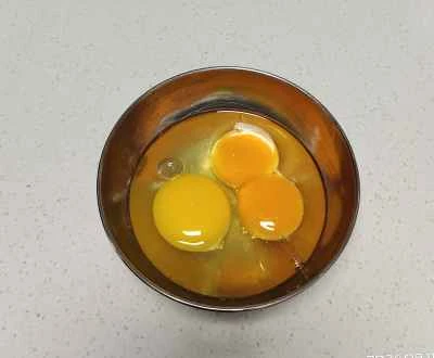 ニンニクの芽入り卵炒めの作り方：1