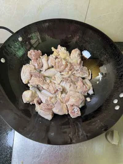 鹿角茸を使った鶏肉の煮込みの作り方：4