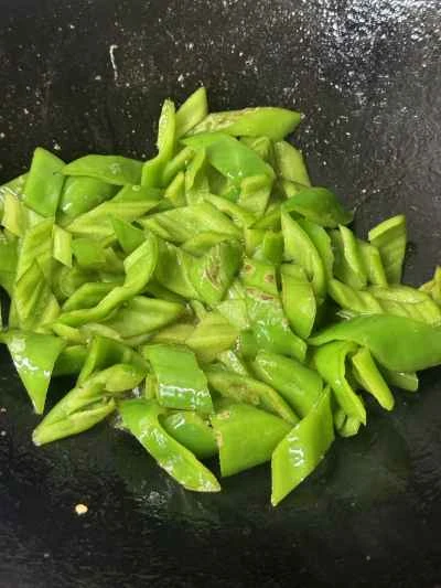 干物とピーマンの炒め物の作り方：8