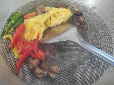 豚肉とピーマンと卵の炒め物の作り方：7