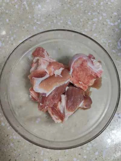 豚骨と腸の蒸し煮の作り方：2