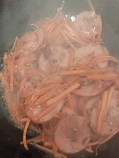 牛肉ソーセージとニンジンの炒め物の作り方：8