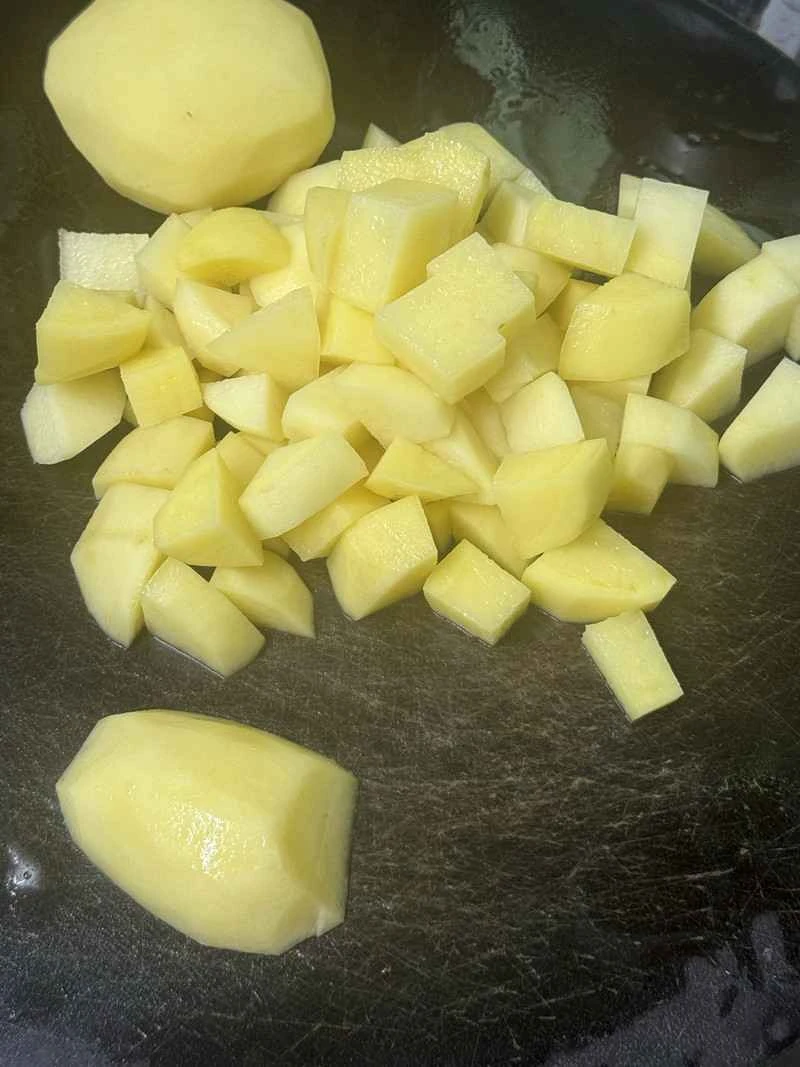 じゃがいも、ひき肉、春雨の煮込みの作り方：2