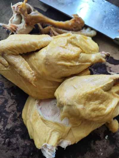 ライチ茸入り蒸し塩鶏の作り方：2