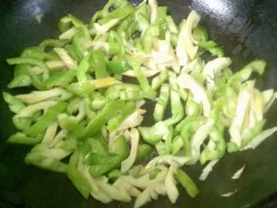 エビとたけのことピーマンの炒め物の作り方：7