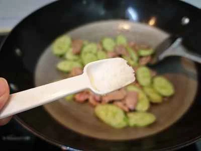 豚肉とキュウリの炒め物の作り方：4