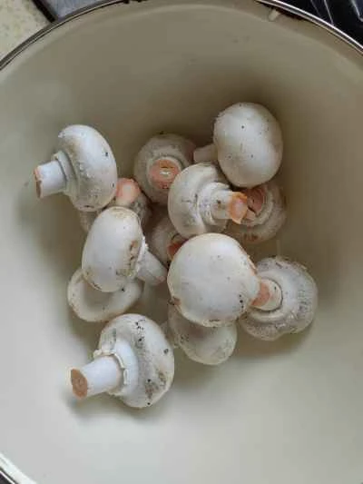 牛肉とキノコの炒め物の作り方：1