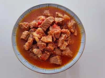 牛ブリスケットのトマト煮込みレシピ