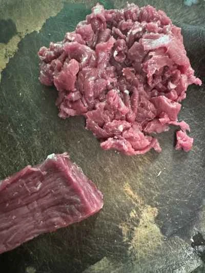 牛肉とエゴマの炒め物の作り方：1