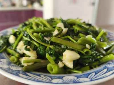 ニンニクと空心菜のレシピ