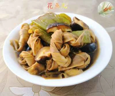 椎茸、虎皮ピーマン、豆腐の煮込みのレシピ