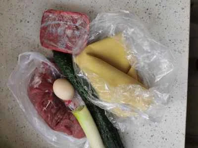 細切り豚肉の甘豆ソース煮込みの作り方：1