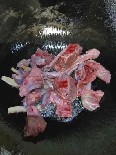 ヨモギと鳩のシチューの作り方：6