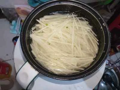 ホット＆サワーシュレッドポテトの作り方：5