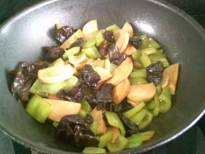 ベジタリアンチキンと黒キクラゲとピーマンの炒め物の作り方：10