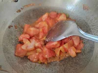 トマト入りスクランブルエッグの作り方：7