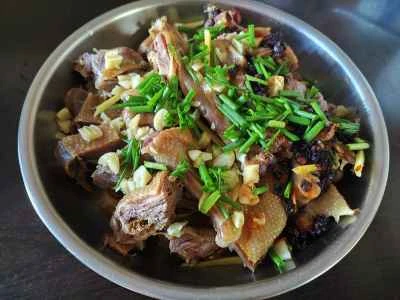 ニンニクと生姜で蒸した鴨肉：7つの手順