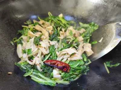 乾燥豆腐シートとアマランサスの炒め物の作り方：4