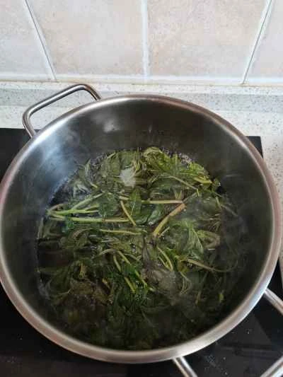 トゥーンリーフを使ったスクランブルエッグの作り方：1