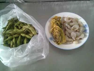 白エビと枝豆の炒め物と漬物の作り方：1