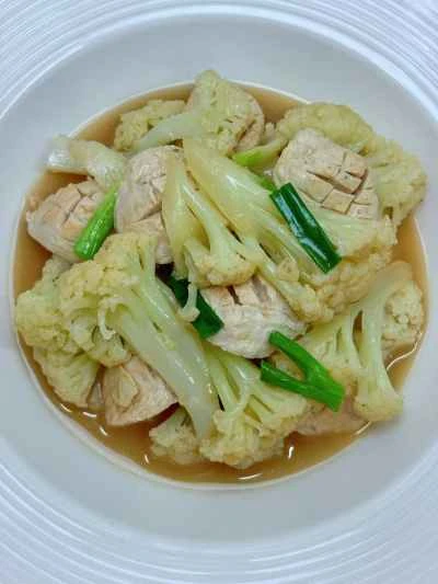 ミートボールとカリフラワーの炒め物のレシピ