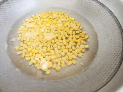 アスパラガス、エビ、コーンの炒め物の作り方：4